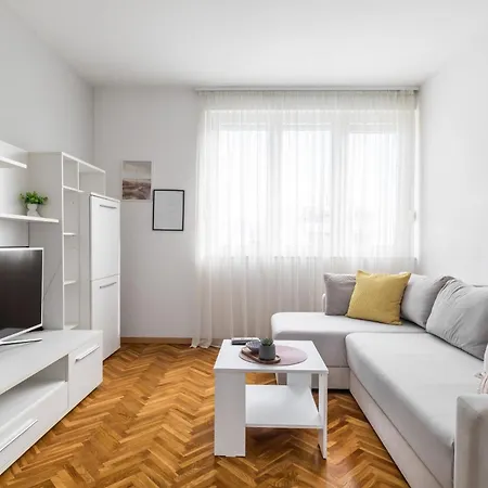 Aja Apartman