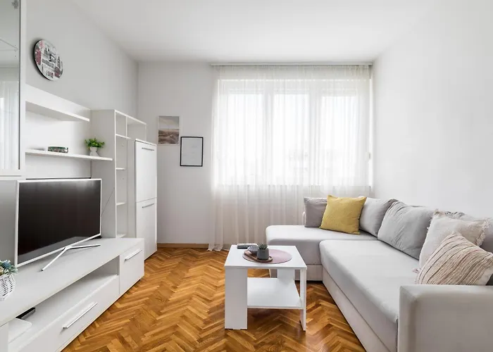 Aja Apartman